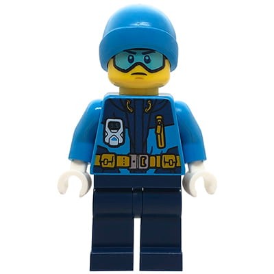 Mini figurka LEGO City mężczyzna wspinacz /polarnik w kurtce z paskiem, w goglach narciarskich i w czapce.