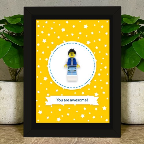 Accéder au produit Figurine personnalisée à partir de pièces LEGO® – Cadre (Fond Jaune)