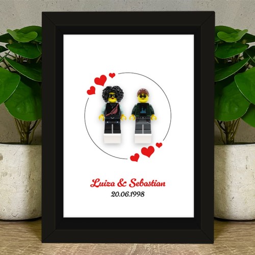Zum Produkt Verliebtes Paar – Personalisierte Figuren aus LEGO® Teilen – Bilderrahmen (mit Herz-Hintergrund)
