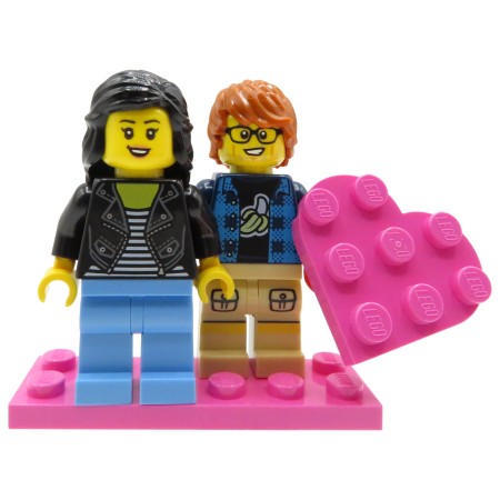 Personalisierte LEGO® Figuren Paar mit Herz – personalisiertes Geschenk zum Valentinstag und Jahrestag