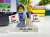 Figurines LEGO® personnalisées couple avec panneaux Love et votre texte - exemple de personnalisation 2