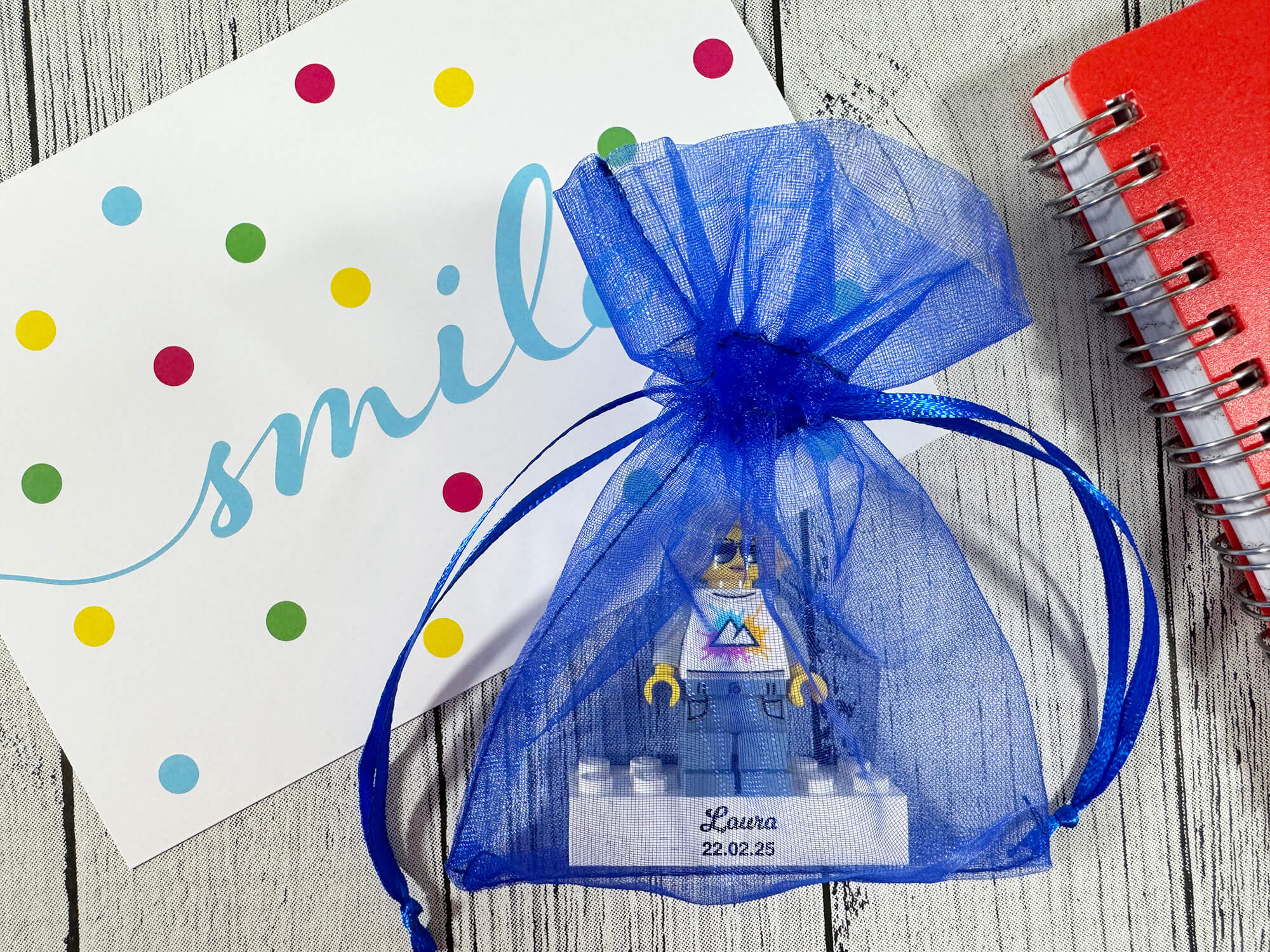 Personalisierte LEGO® Figur mit deinem Text auf dem Stein - Geschenkverpackung